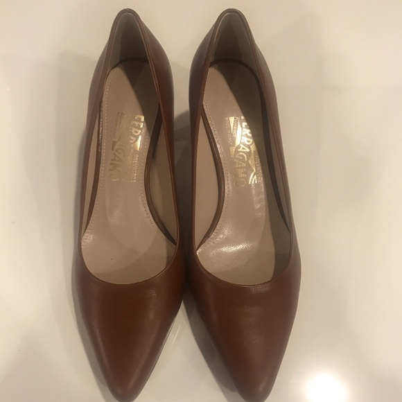 Salvatore Ferragamo Shoes - Ferragamo women pump